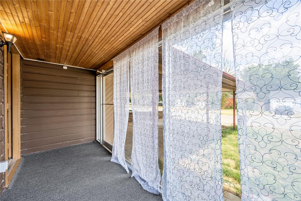 1804 Nw Lindy Avenue Property Photo 9