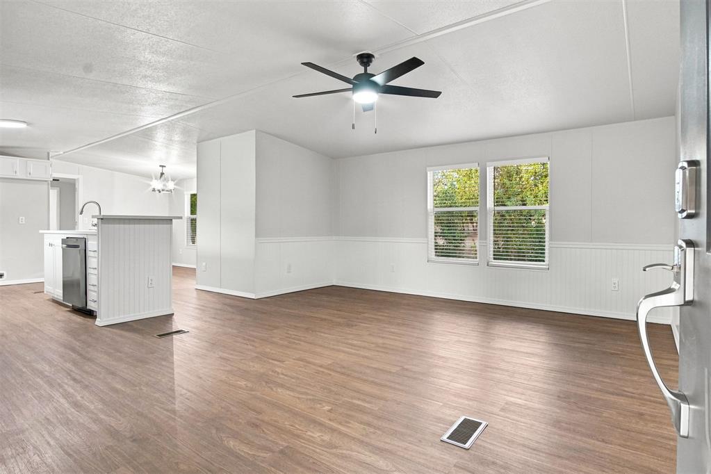 11700 S Sooner Road Property Photo 8