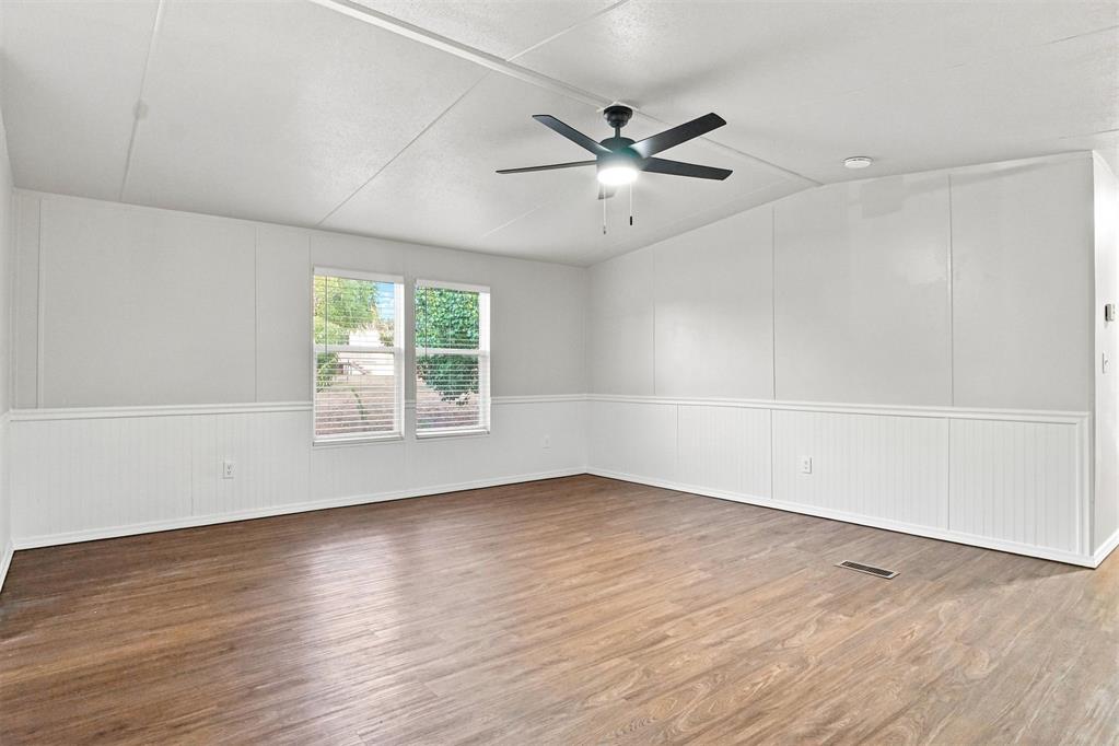 11700 S Sooner Road Property Photo 9