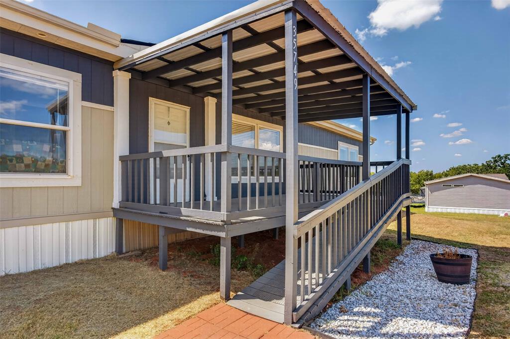 35749 Honeysuckle Lane Property Photo 4