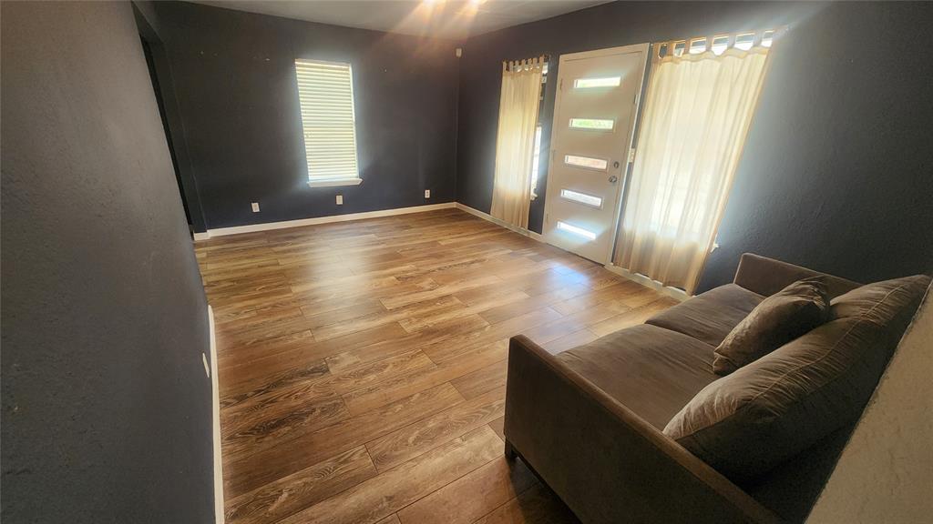 2215 Nw 38th Street Property Photo 5