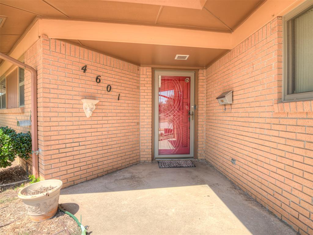 4601 Nw 57th Street Property Photo 4