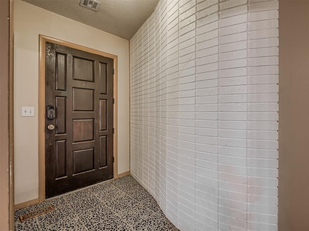 4601 Nw 57th Street Property Photo 5