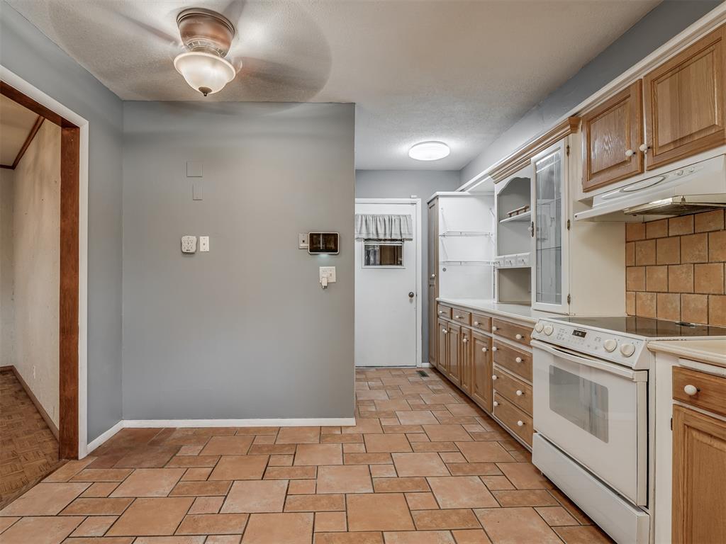 4601 Nw 57th Street Property Photo 16