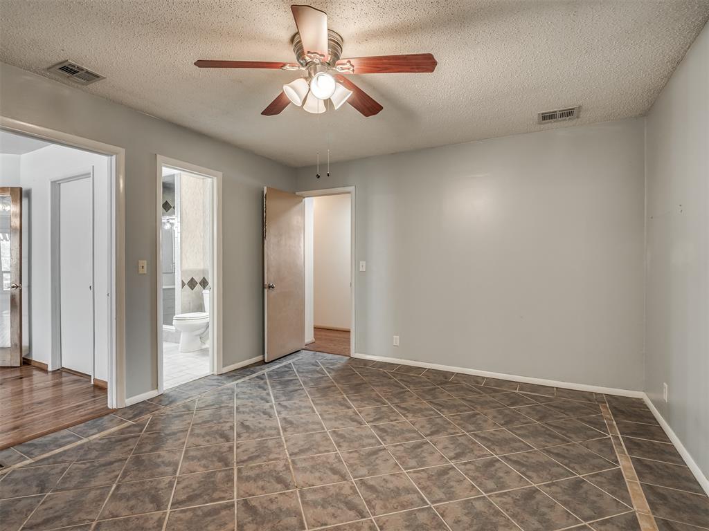 4601 Nw 57th Street Property Photo 18