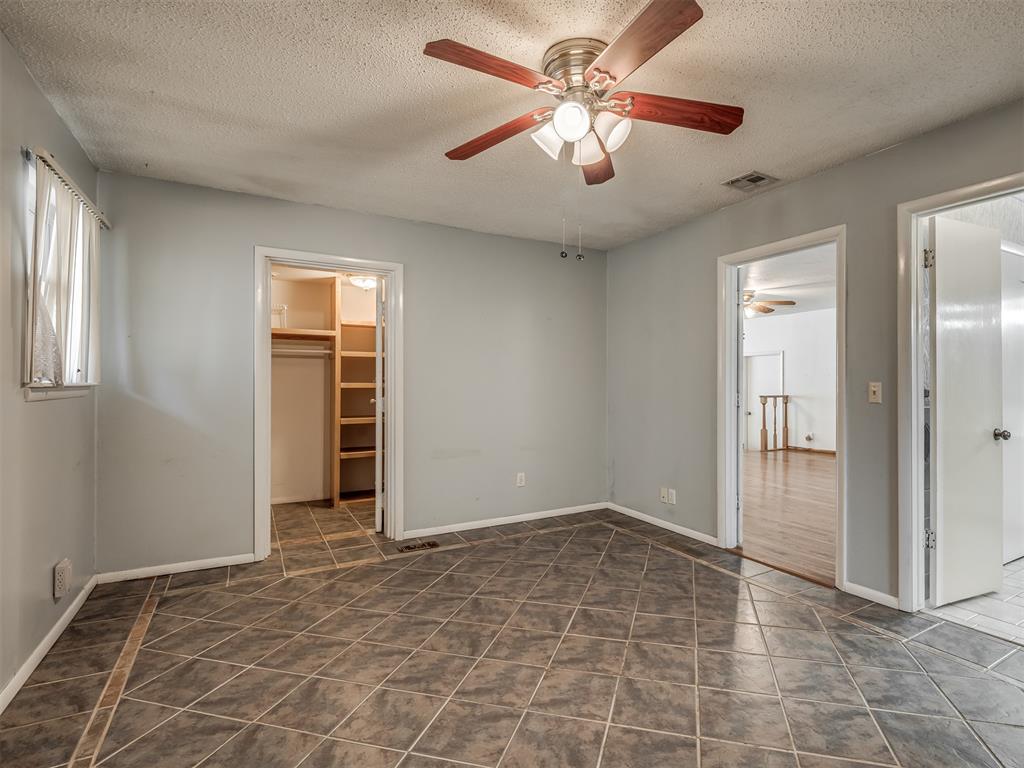 4601 Nw 57th Street Property Photo 19