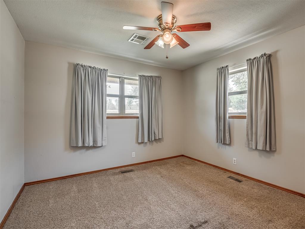4601 Nw 57th Street Property Photo 23