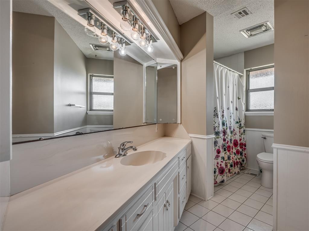 4601 Nw 57th Street Property Photo 25
