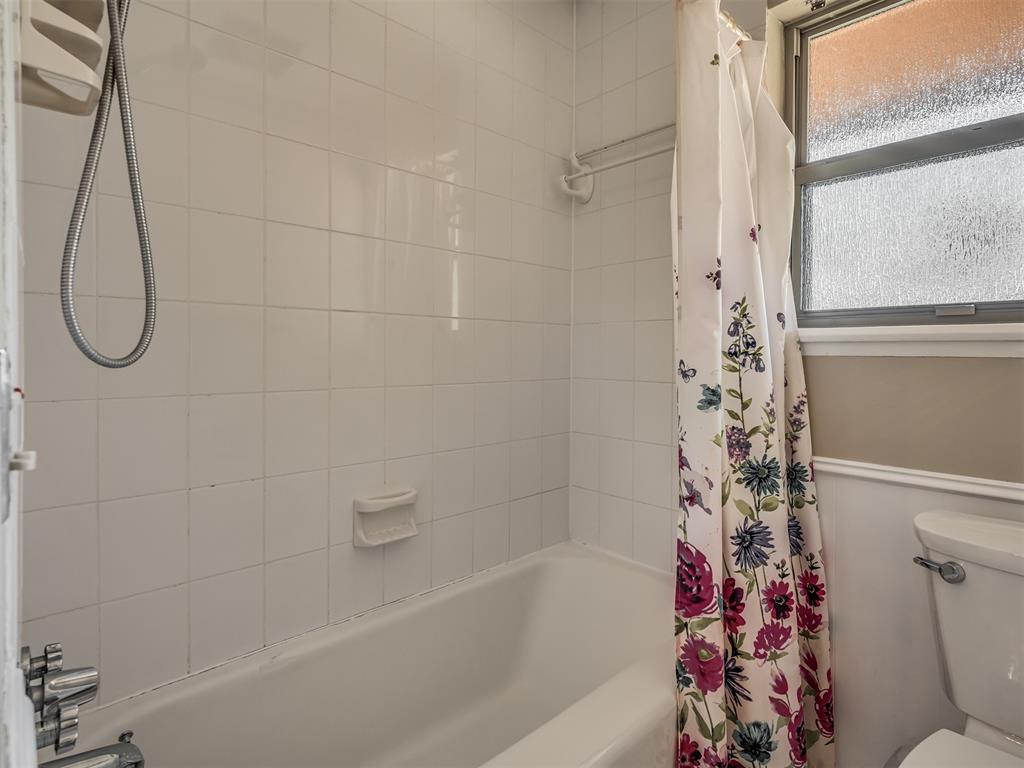 4601 Nw 57th Street Property Photo 27