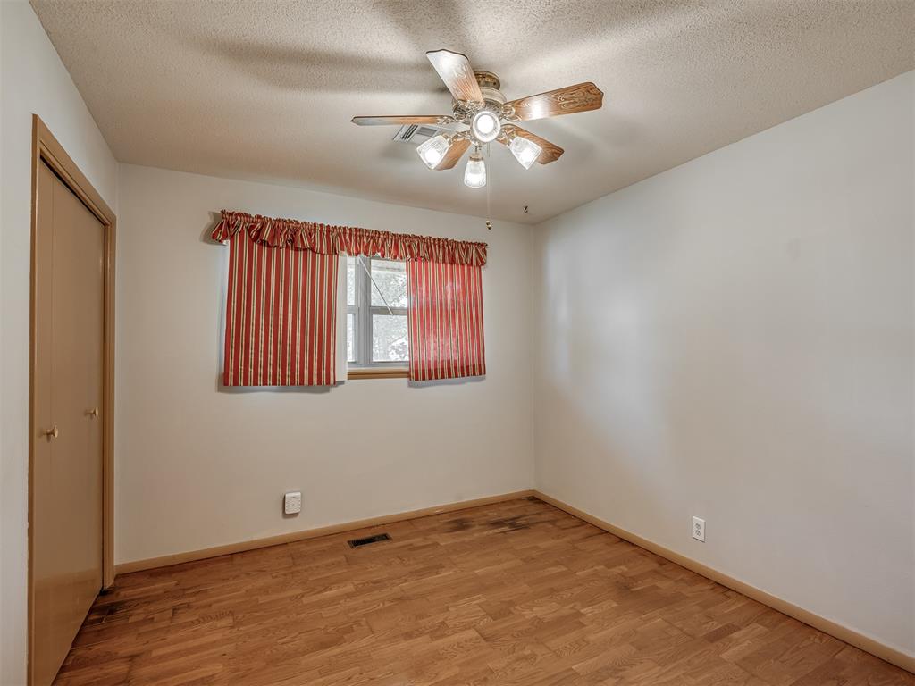 4601 Nw 57th Street Property Photo 28