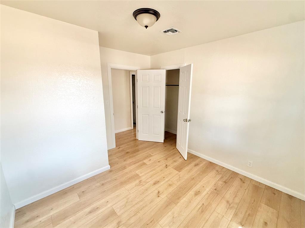 1329 E Spruce Street Property Photo 8