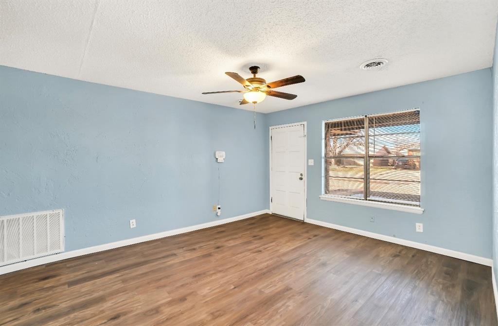 932 Hazel Street Property Photo 3