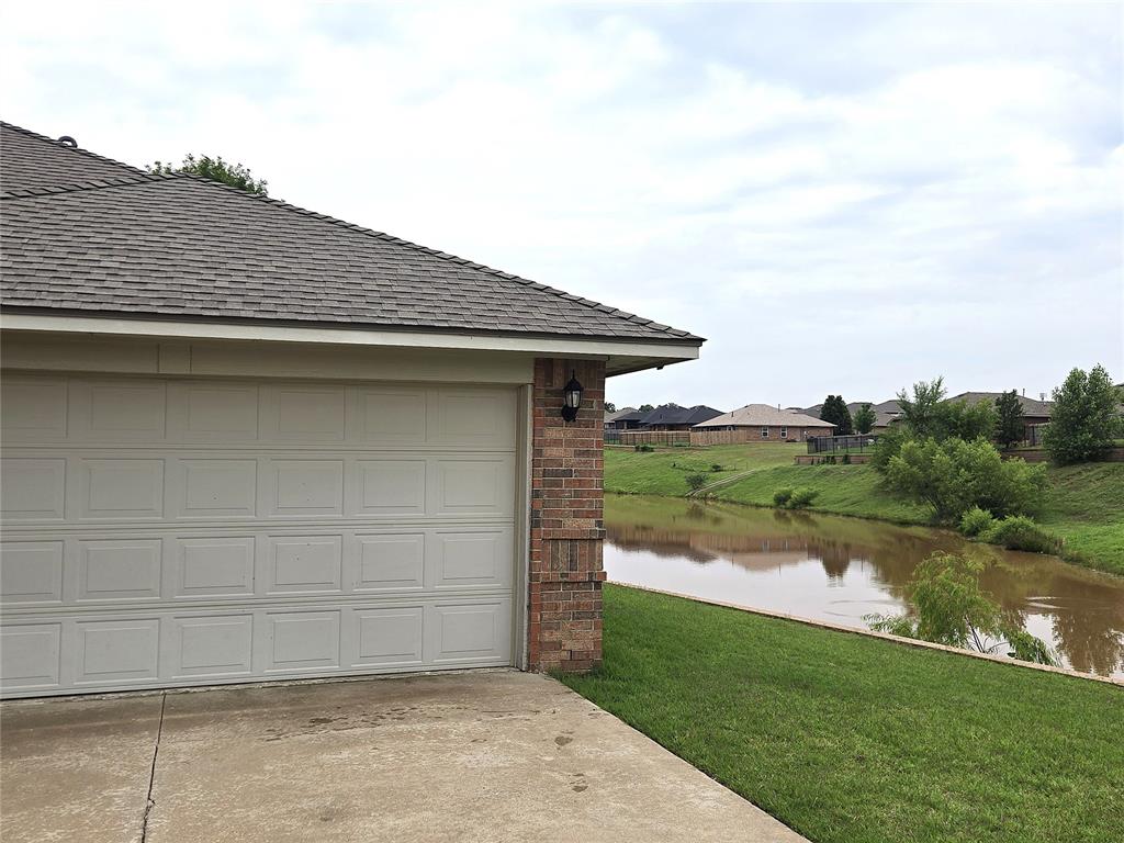 10822 Turtle Back Drive Property Photo 4