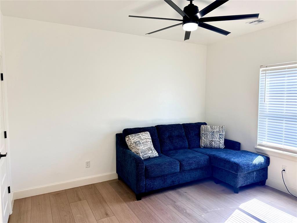 15813 Langley Way Property Photo 16