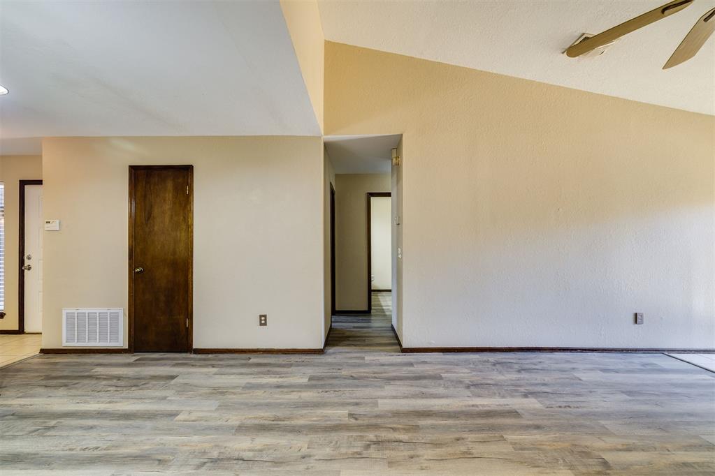 716 Stonecroft Circle Property Photo 13