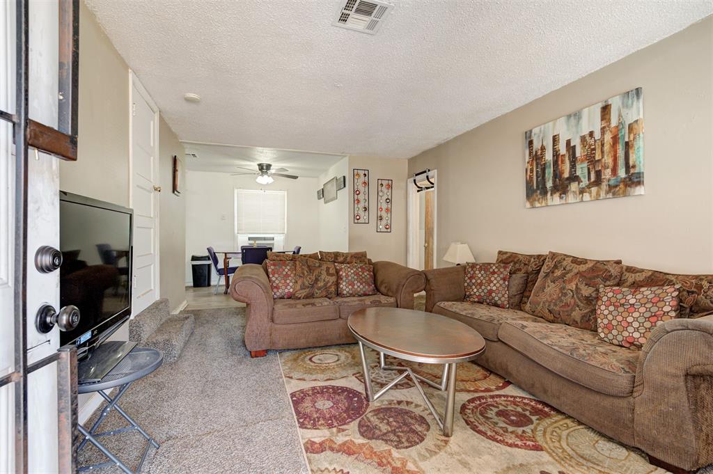 2111 Ne 26th Street Property Photo 2