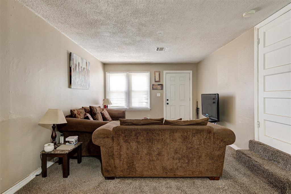 2111 Ne 26th Street Property Photo 4