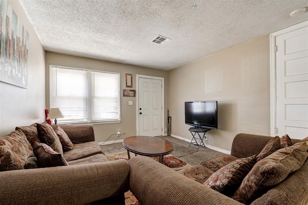 2111 Ne 26th Street Property Photo 5