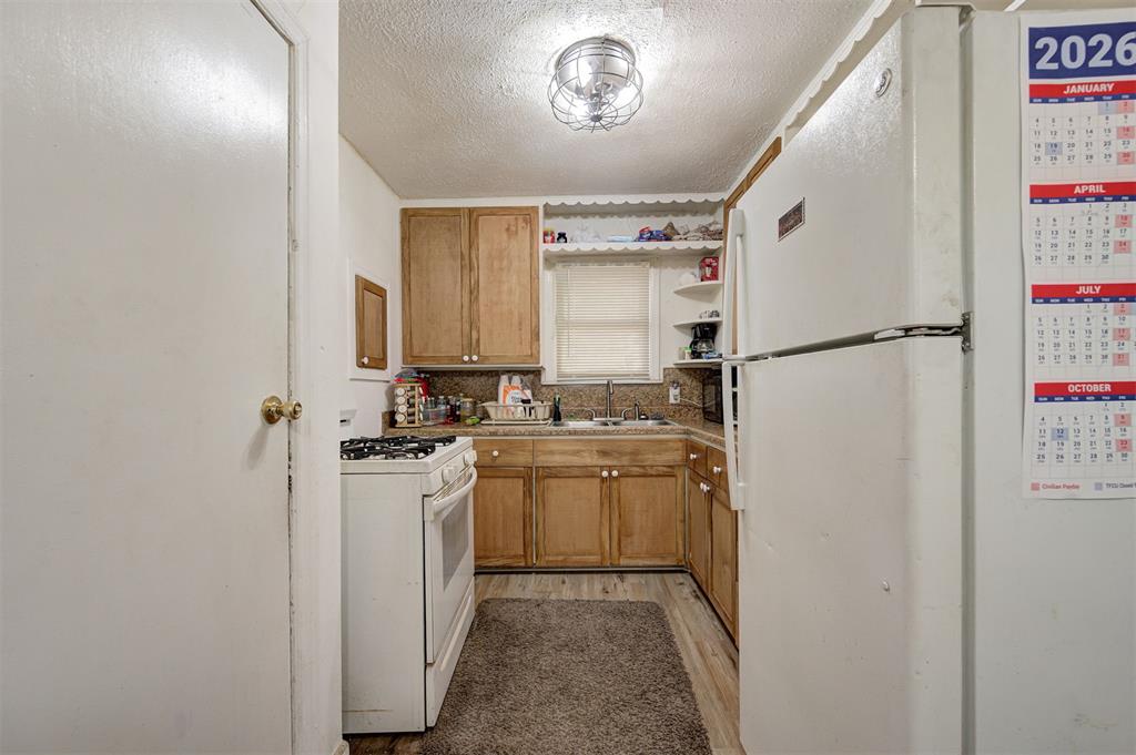 2111 Ne 26th Street Property Photo 8