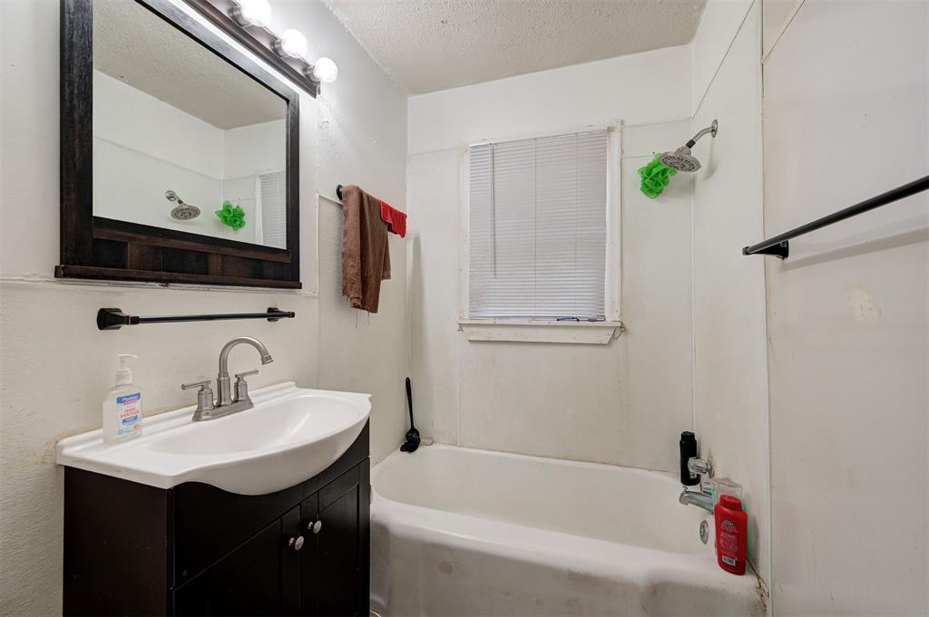 2111 Ne 26th Street Property Photo 17