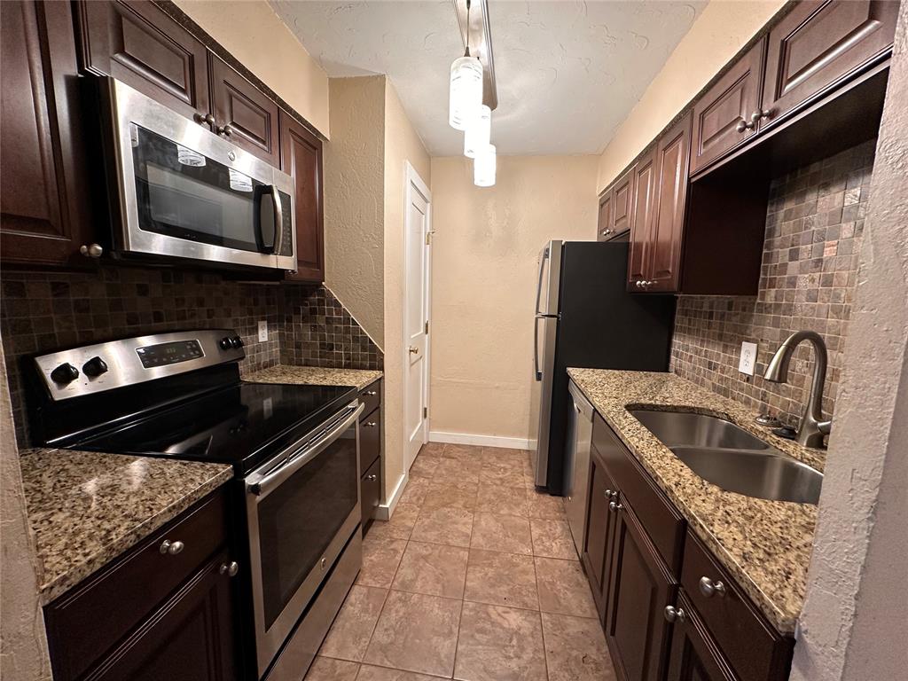 6028 Nw Expressway Street A Property Photo 3