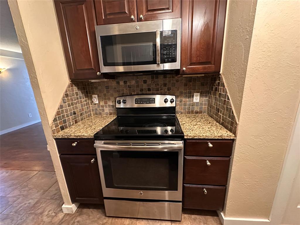 6028 Nw Expressway Street A Property Photo 4