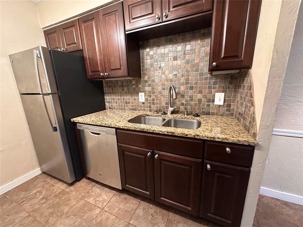 6028 Nw Expressway Street A Property Photo 5