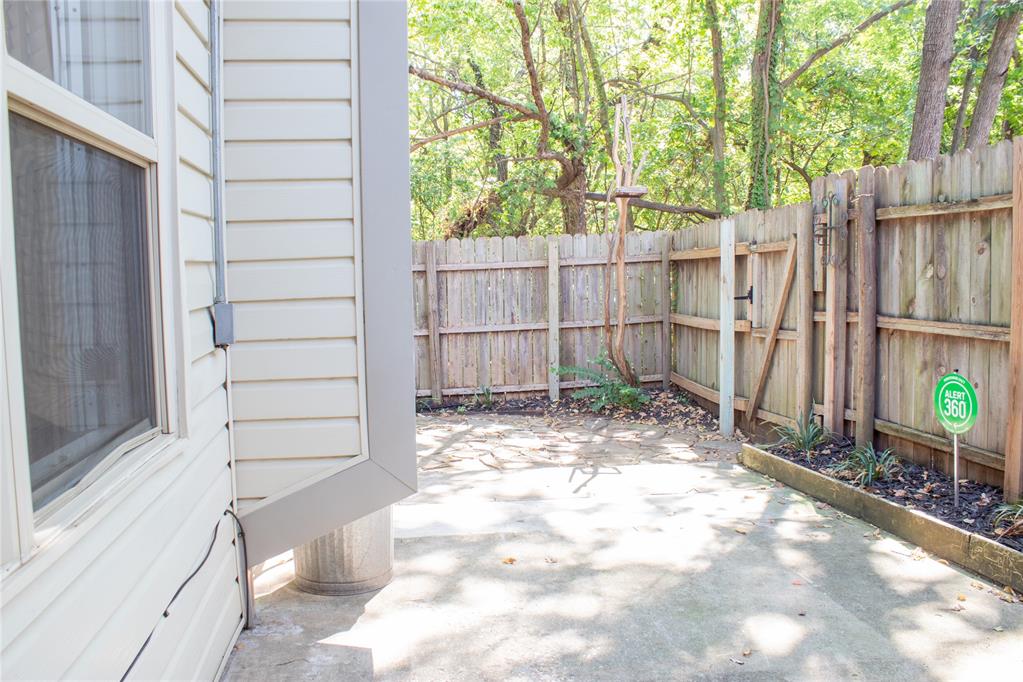 837 Cardinal Creek Boulevard Property Photo 17