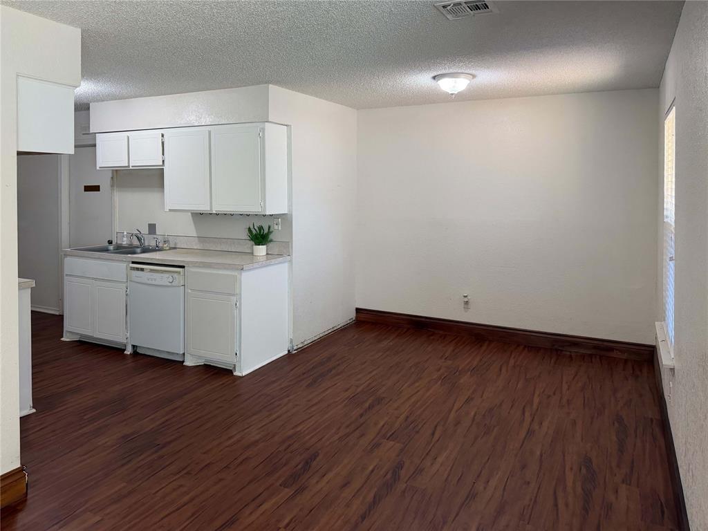 1605 Se 52nd Street Property Photo 5