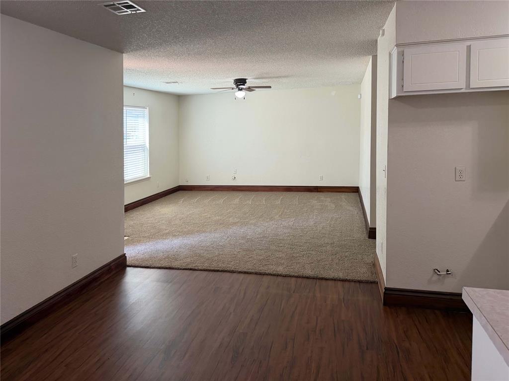 1605 Se 52nd Street Property Photo 6