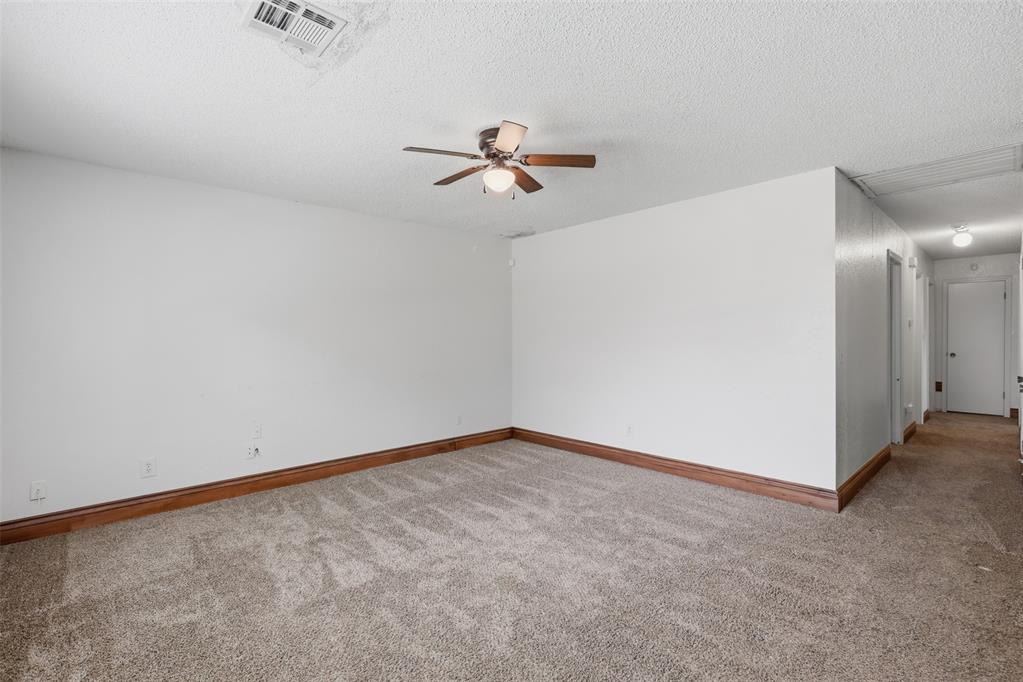 1605 Se 52nd Street Property Photo 7