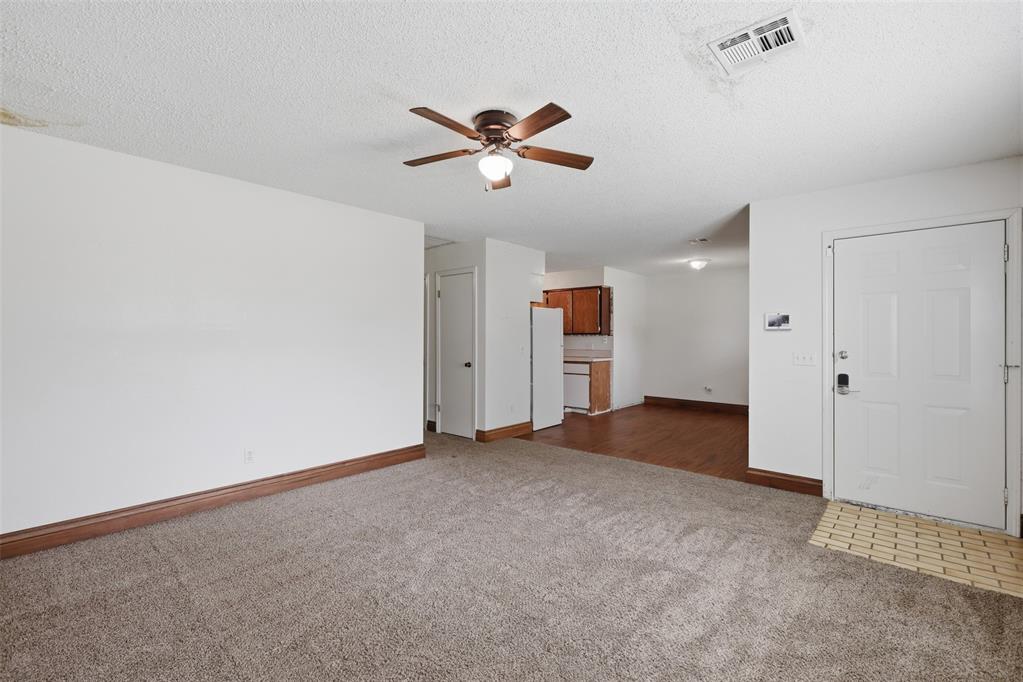 1605 Se 52nd Street Property Photo 8