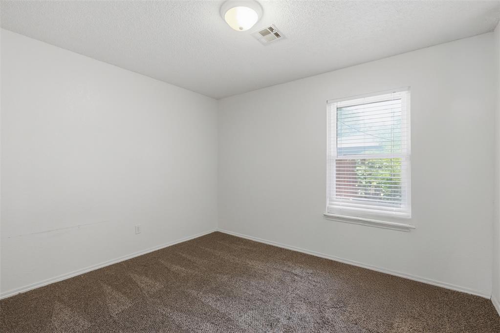1605 Se 52nd Street Property Photo 10