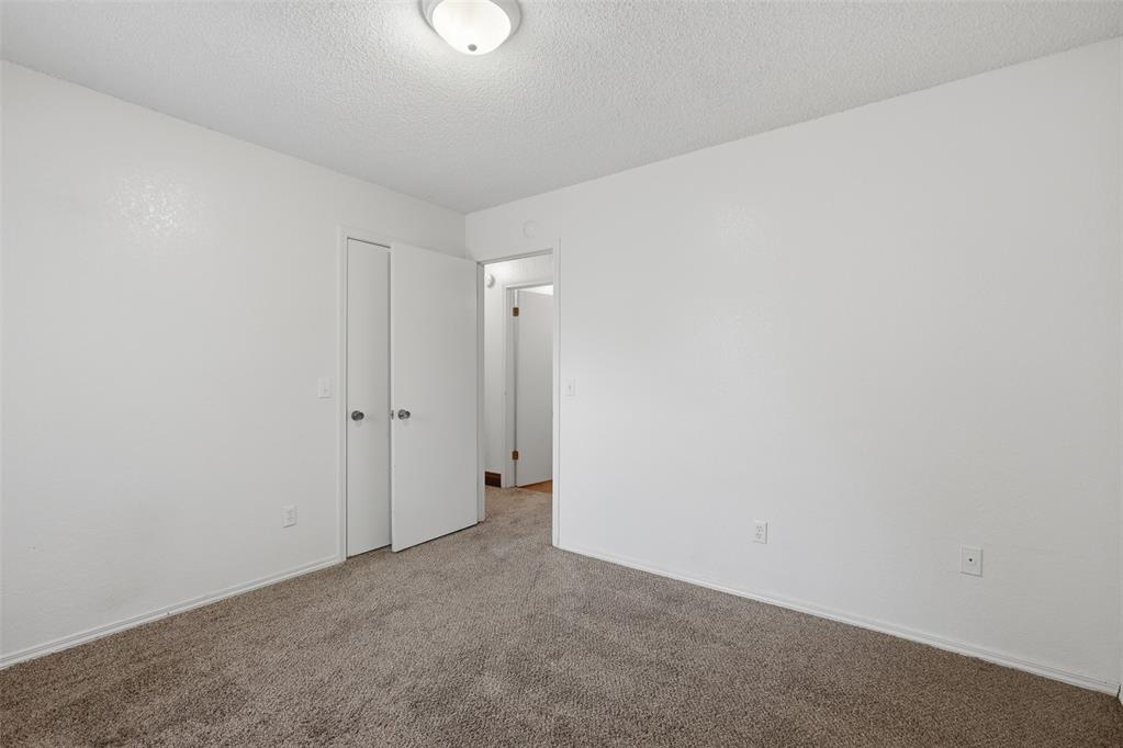 1605 Se 52nd Street Property Photo 11
