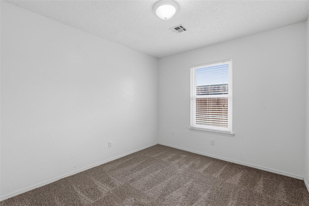 1605 Se 52nd Street Property Photo 12