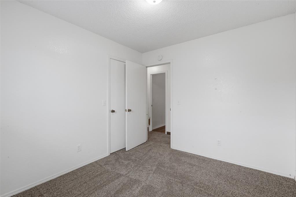 1605 Se 52nd Street Property Photo 13