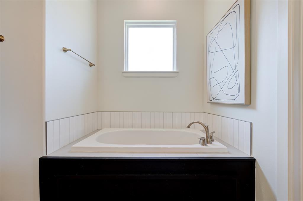 8003 Goldfinch Drive Property Photo 27