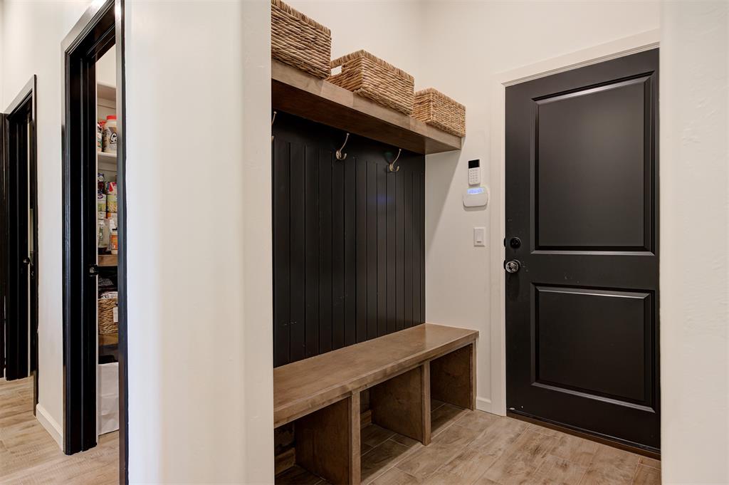8003 Goldfinch Drive Property Photo 33