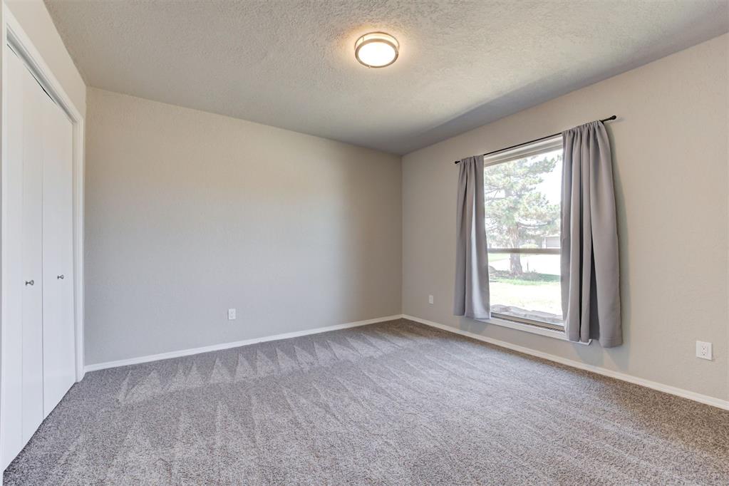 10012 S Fairview Drive Property Photo 40