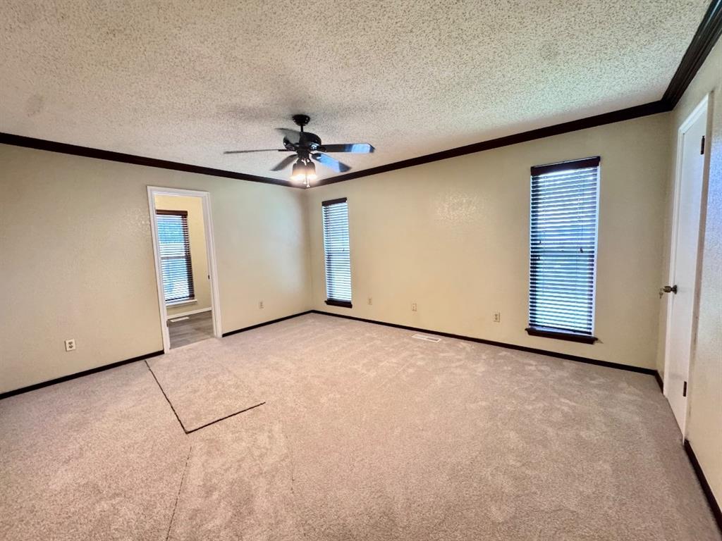 1037 Nw 166th Street Property Photo 12