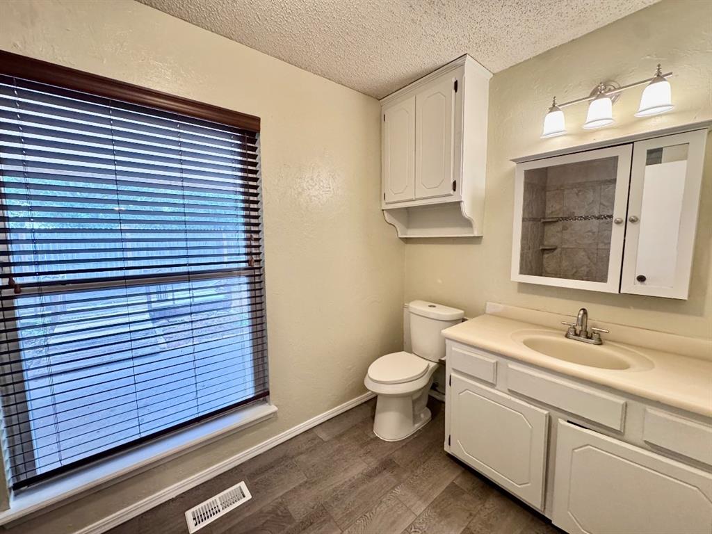 1037 Nw 166th Street Property Photo 14