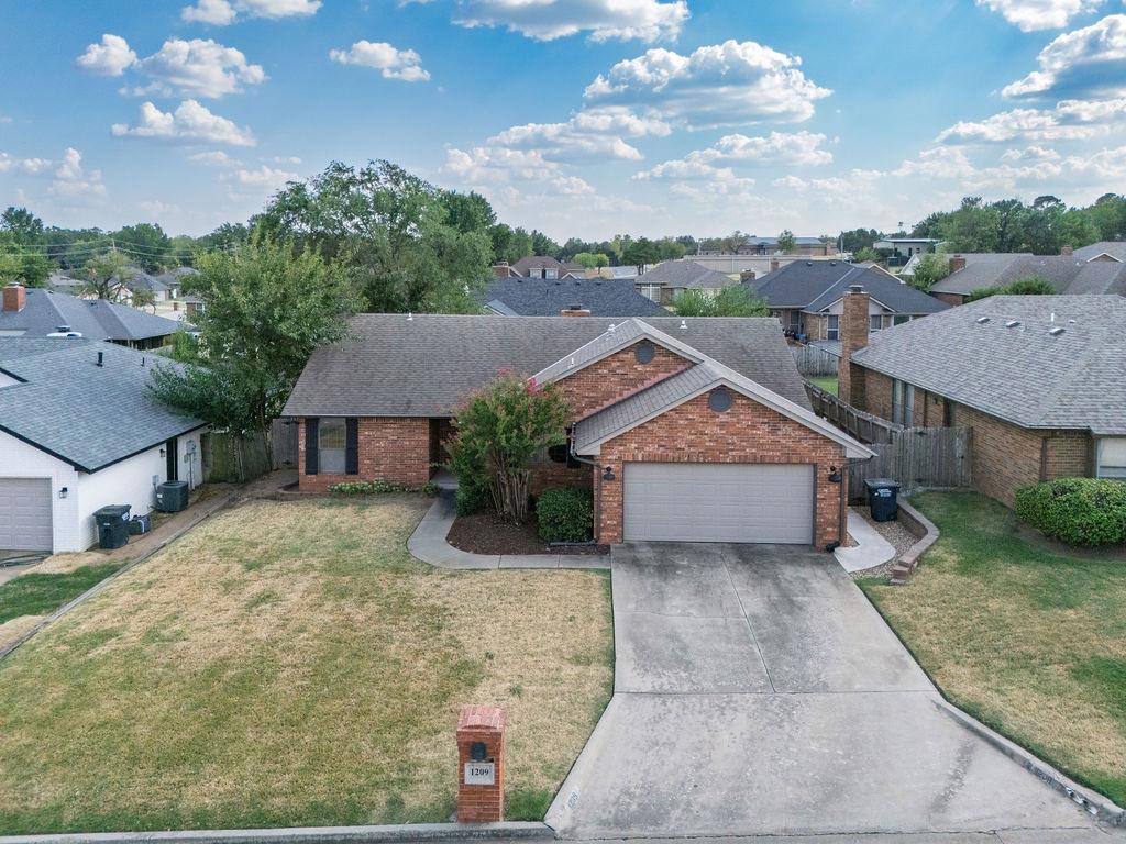1209 Castle Creek Street Property Photo 2