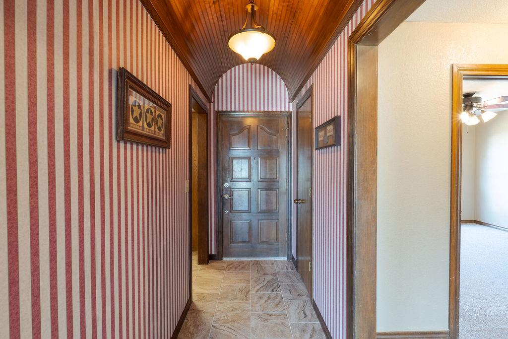 1209 Castle Creek Street Property Photo 4