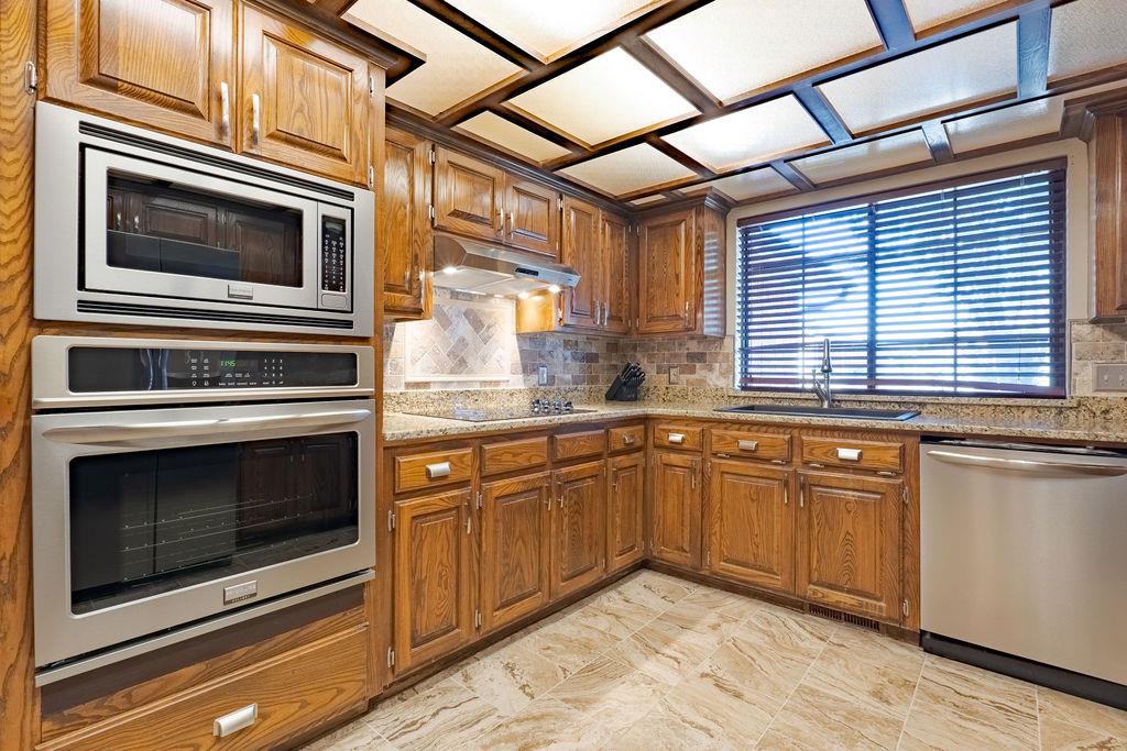 1209 Castle Creek Street Property Photo 11