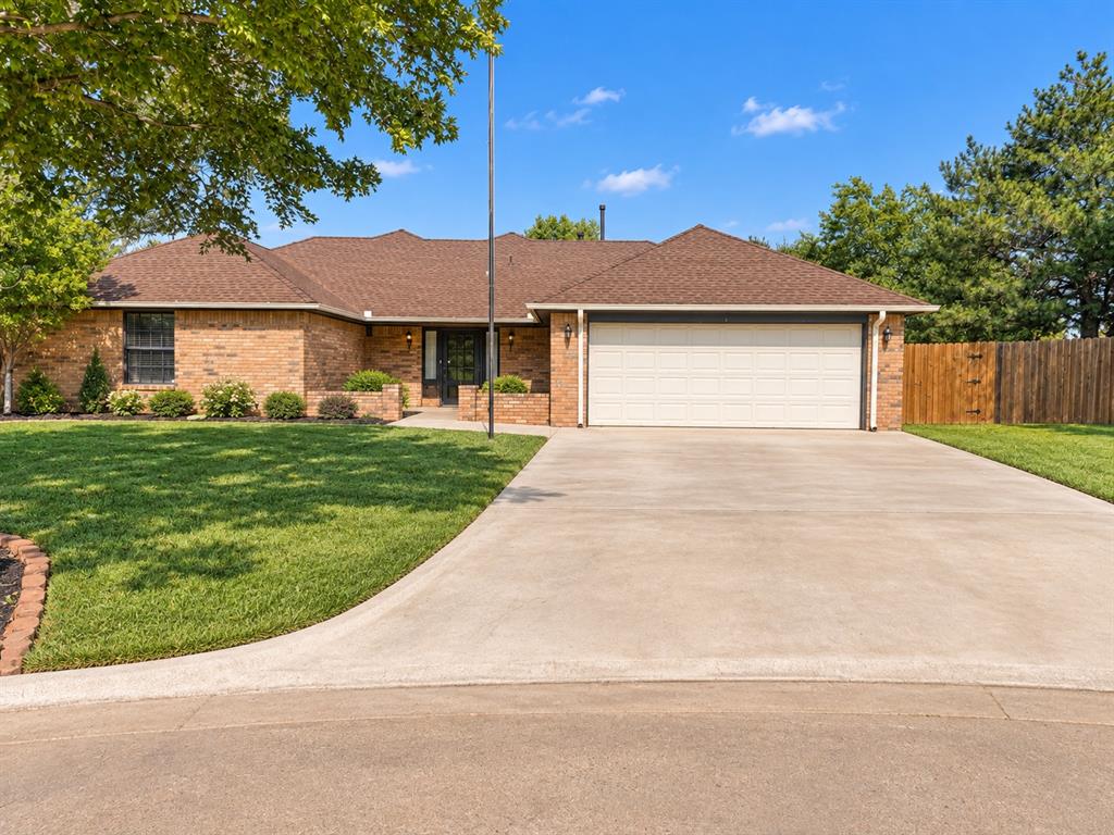 2515 Thomas Circle Property Photo 1