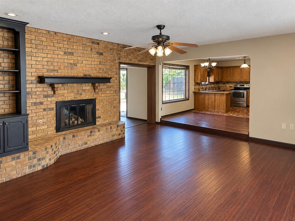 2515 Thomas Circle Property Photo 4