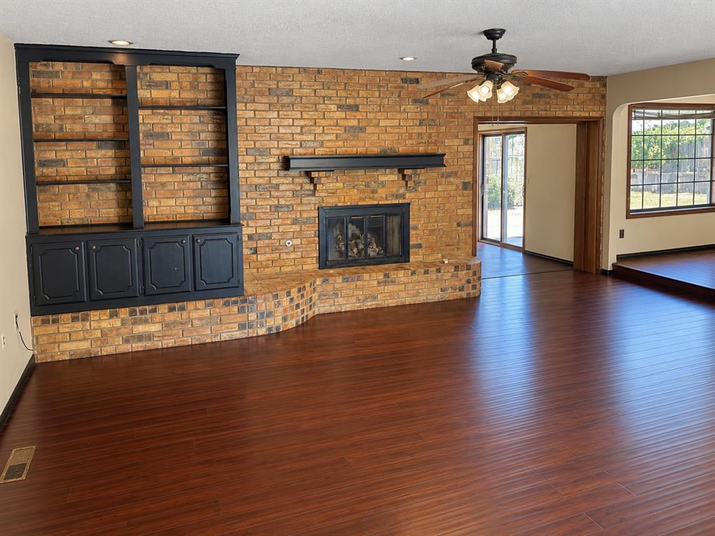 2515 Thomas Circle Property Photo 5