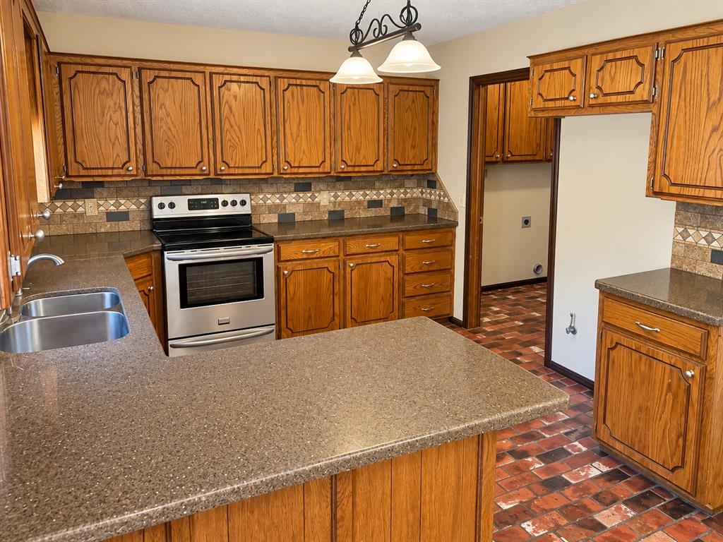 2515 Thomas Circle Property Photo 6