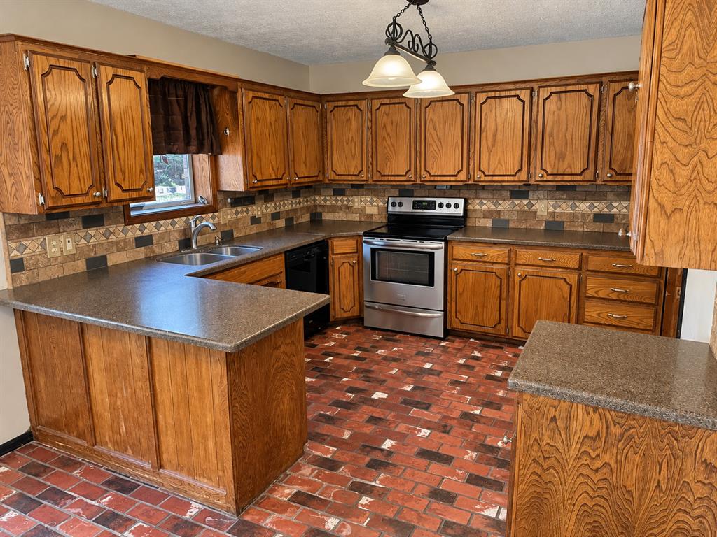 2515 Thomas Circle Property Photo 7