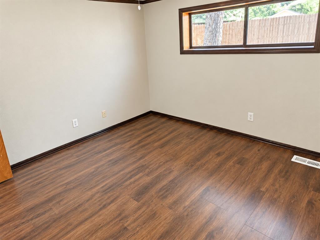 2515 Thomas Circle Property Photo 15